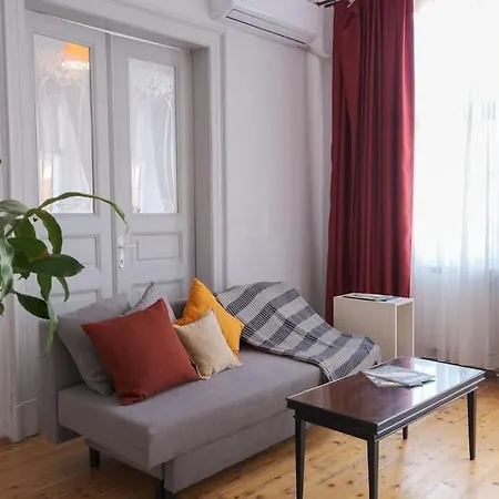 Historical Apt-w.balcony In The Hearth Of *