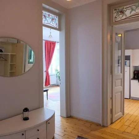 Historical Apt-w.balcony In The Hearth Of